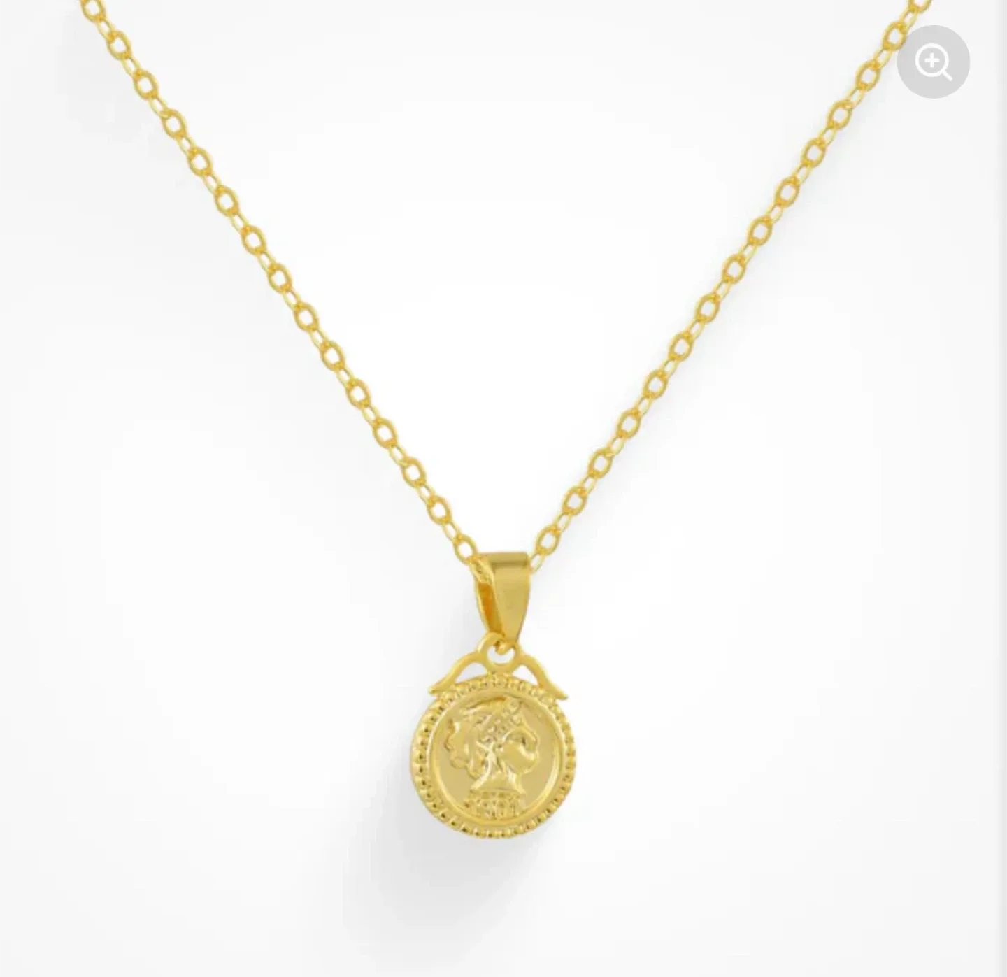 Gold Vintage Pendant necklace