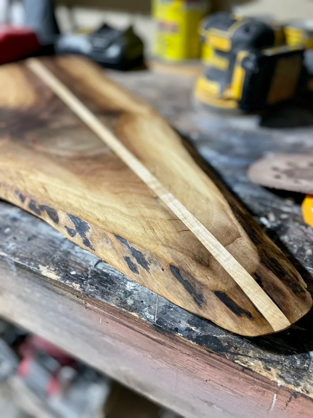 Handmade Live Edge Board image indicator(2)