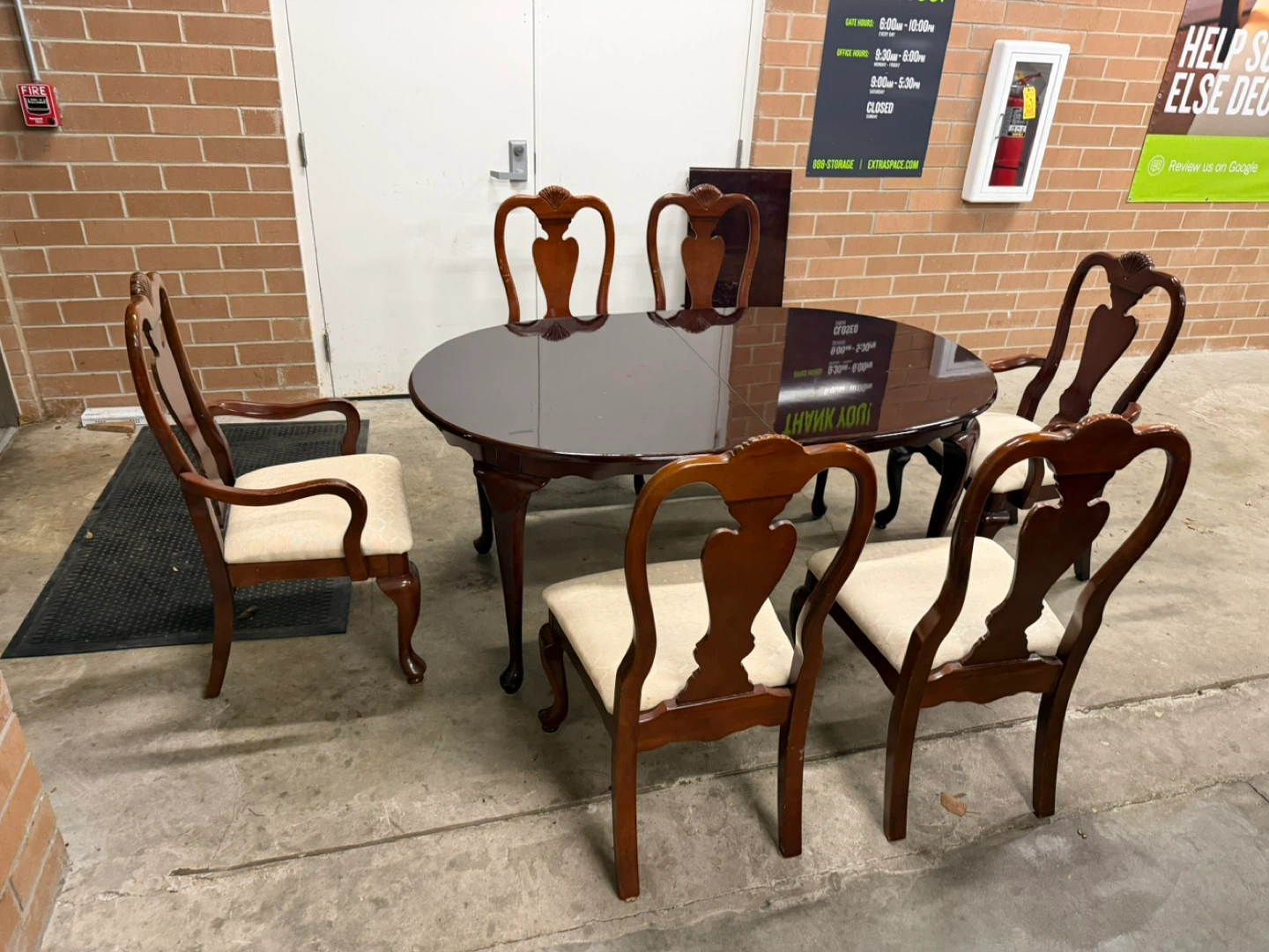 Dining Table Set with 6 Chairs - Elegant Design - photo 5