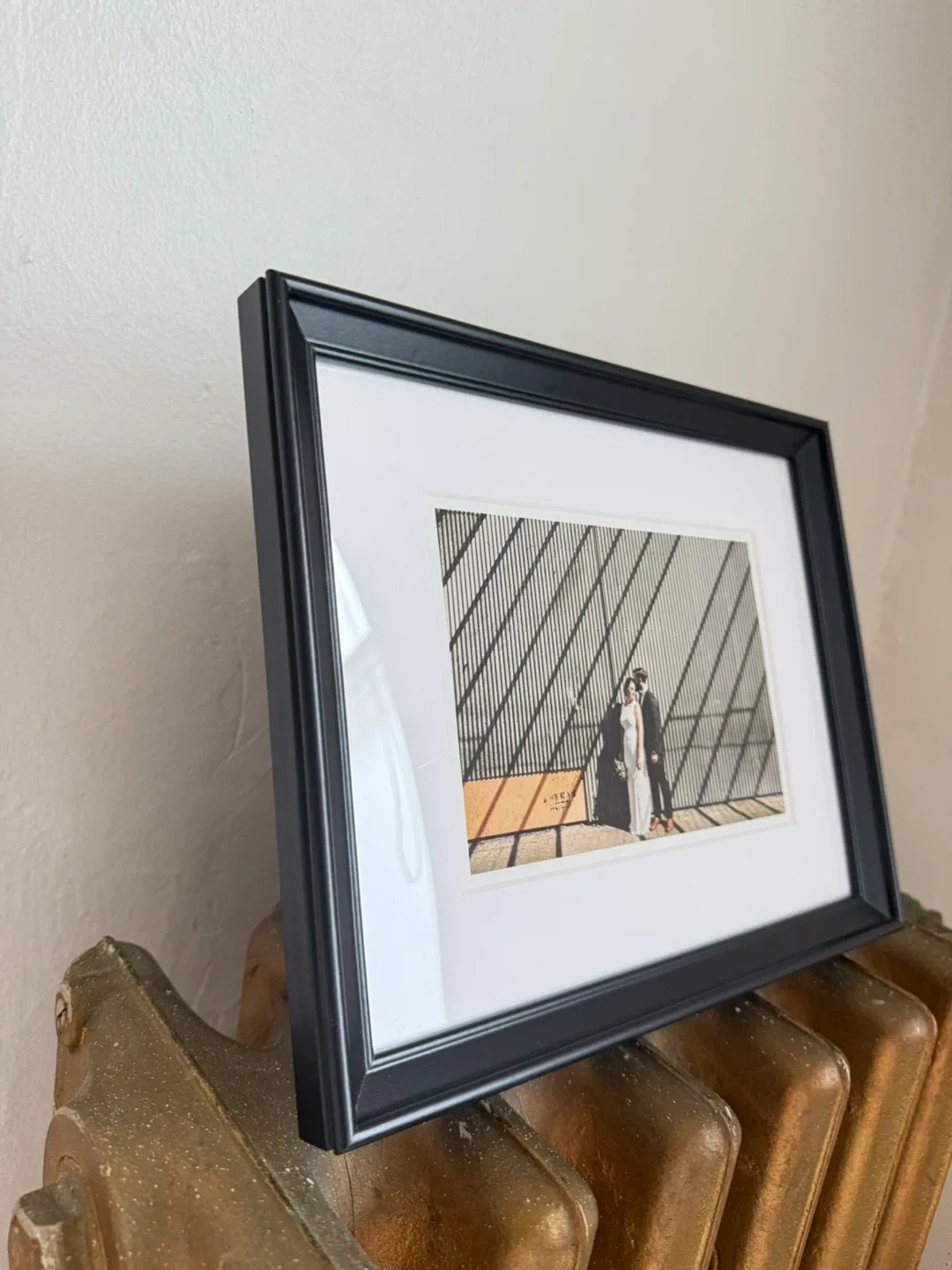 Black IKEA Knoppäng Frame image indicator(2)