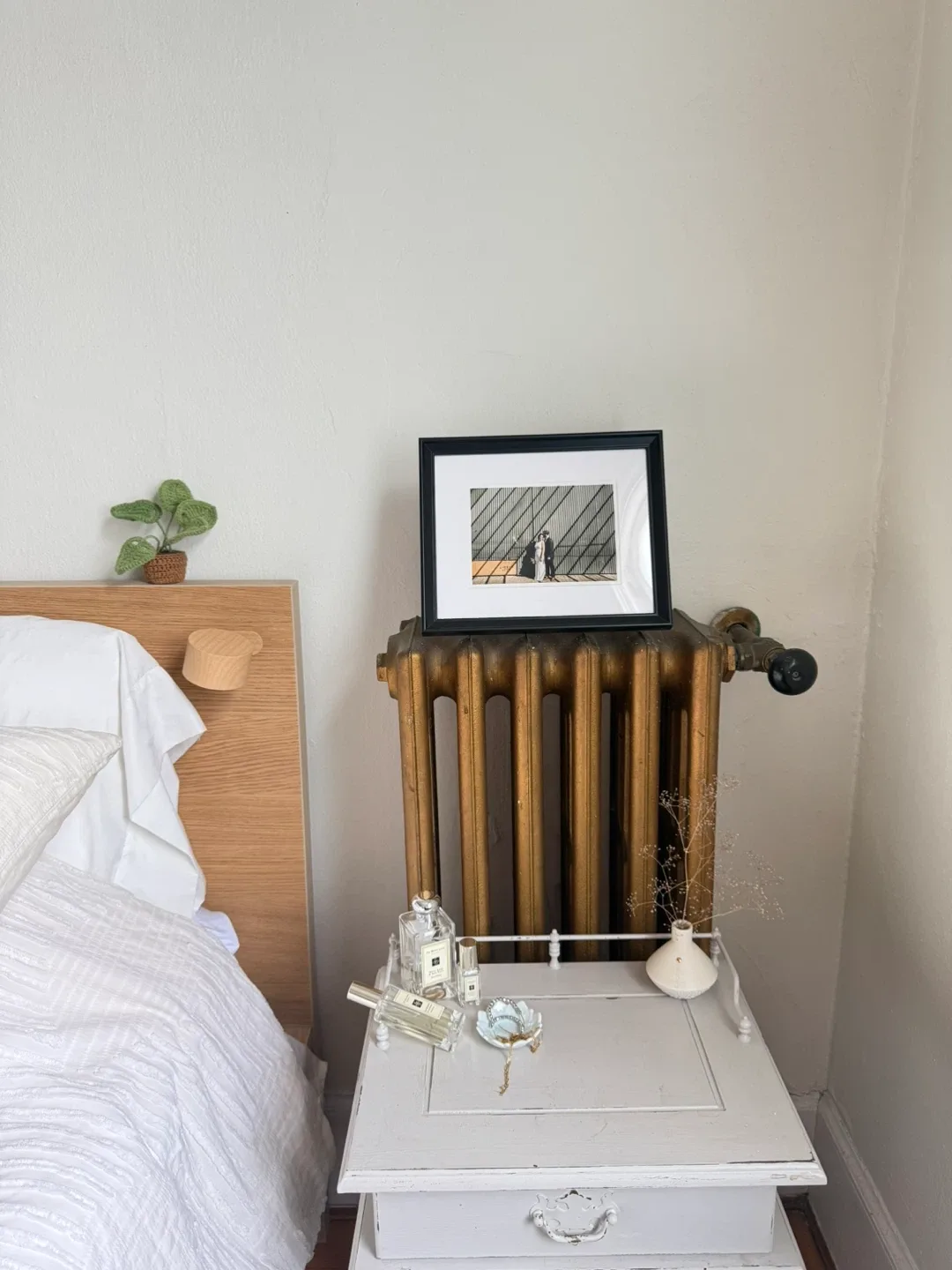 Black IKEA Knoppäng Frame image indicator(3)