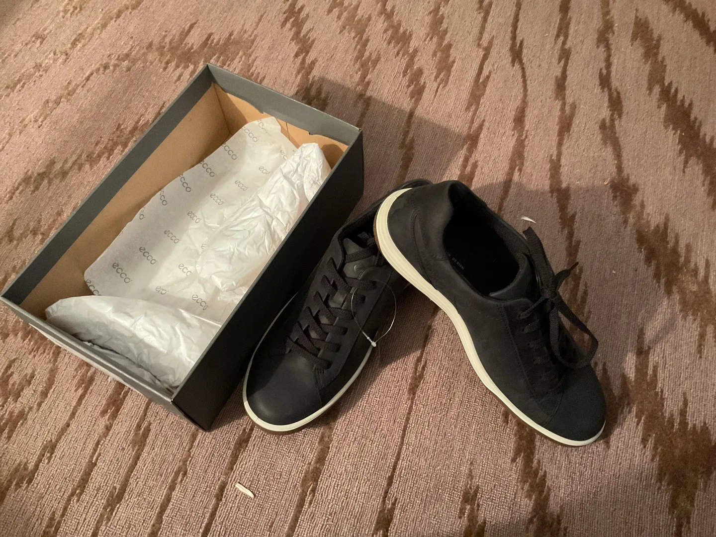 Brand new Ecco Chase II Black Sneakers - US 9-9.5