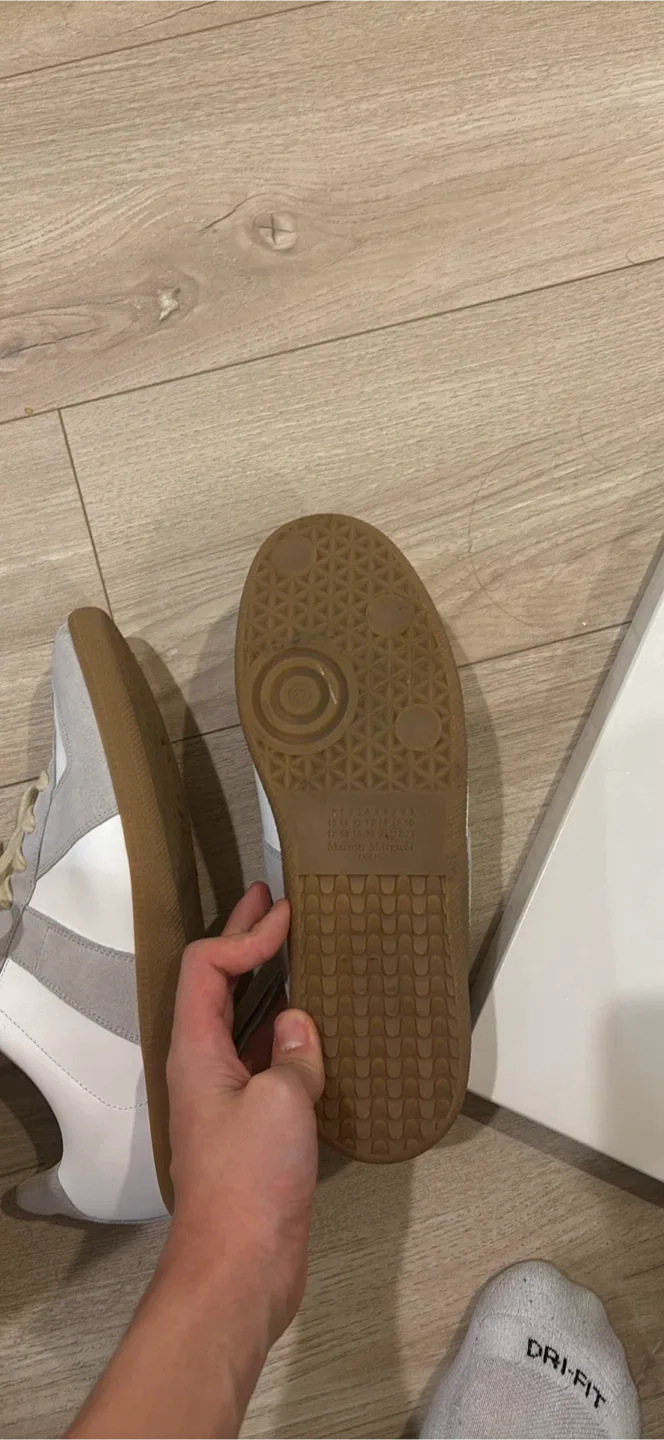 Maison Margiela Replica gats (authentic) image indicator(3)