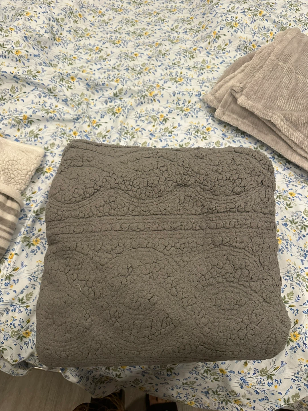 Grey & White Sherpa Throw Blanket