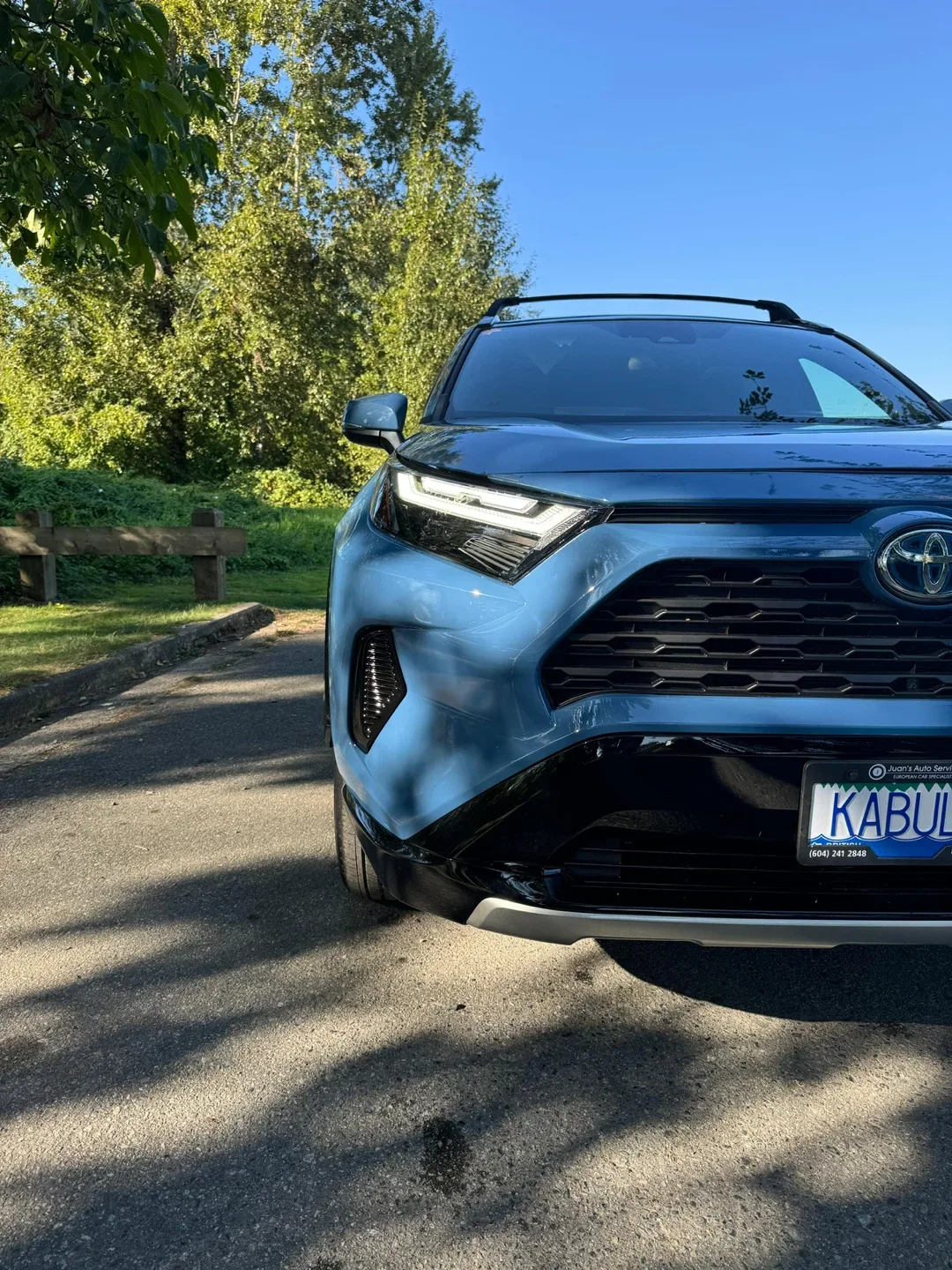 Toyota RAV4 SE Hybrid - Blue