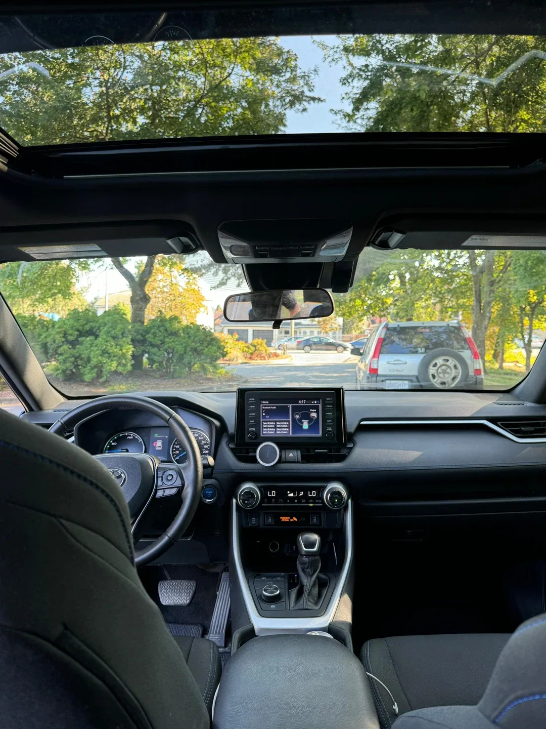 Toyota RAV4 SE Hybrid - Blue image indicator(7)