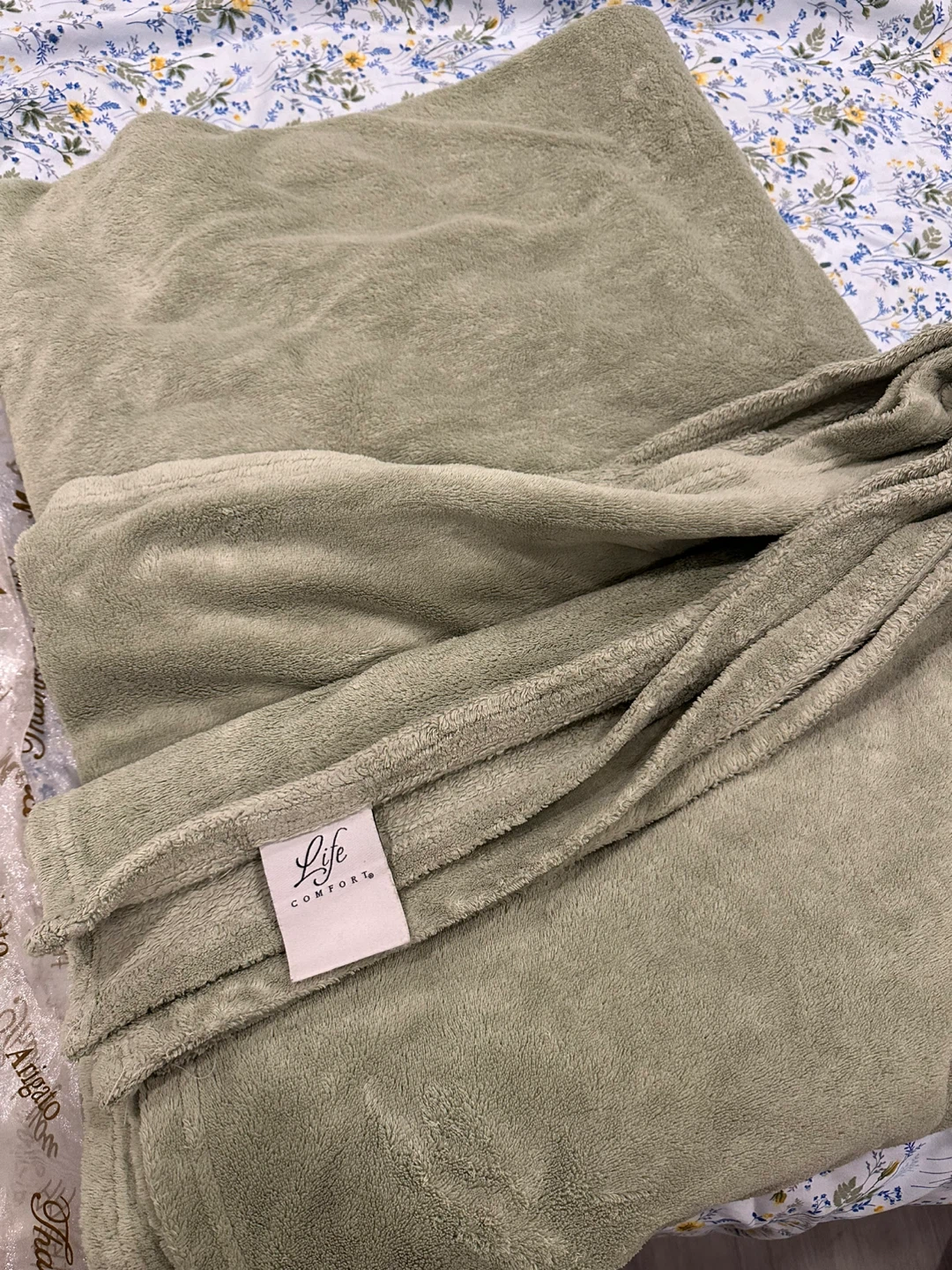 Life Comfort Throw Blanket
