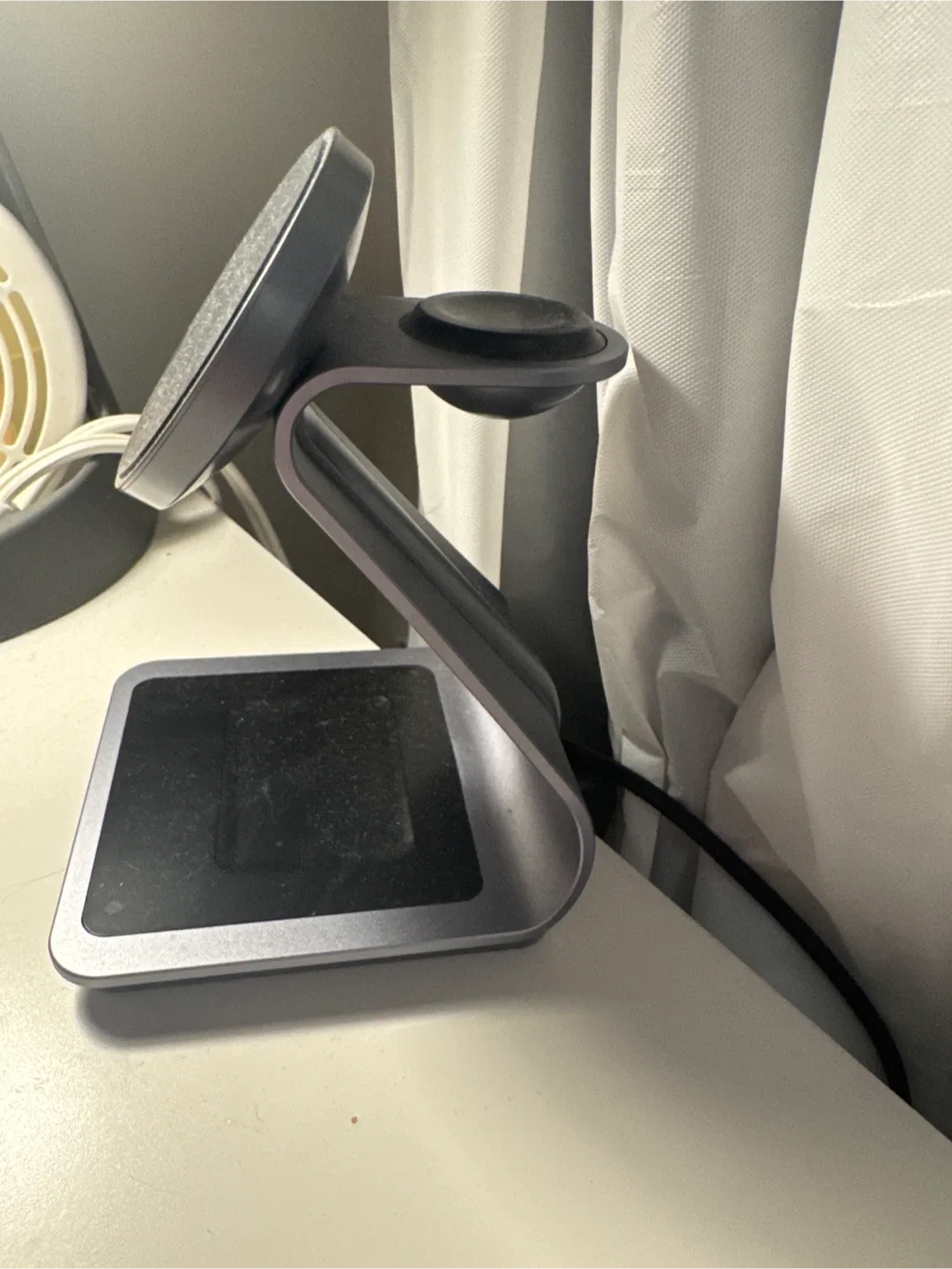 Wireless Charging Stand image indicator(2)