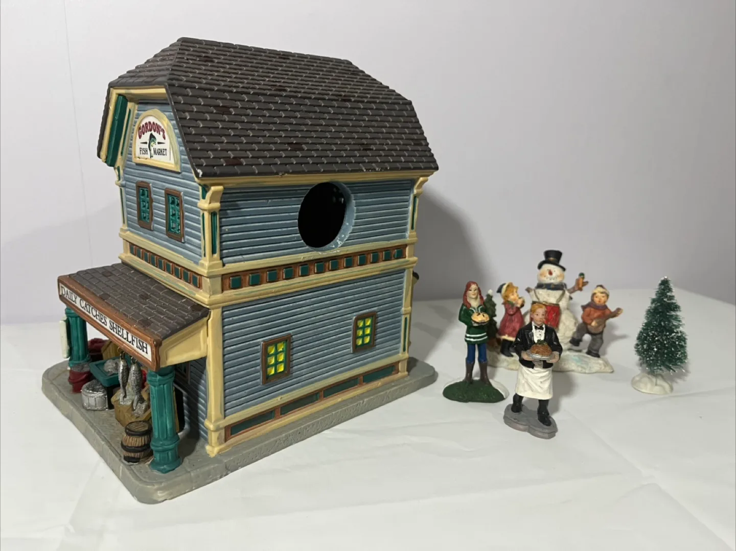 Gordon's Fish Market Christmas Village Figurine image indicator(4)