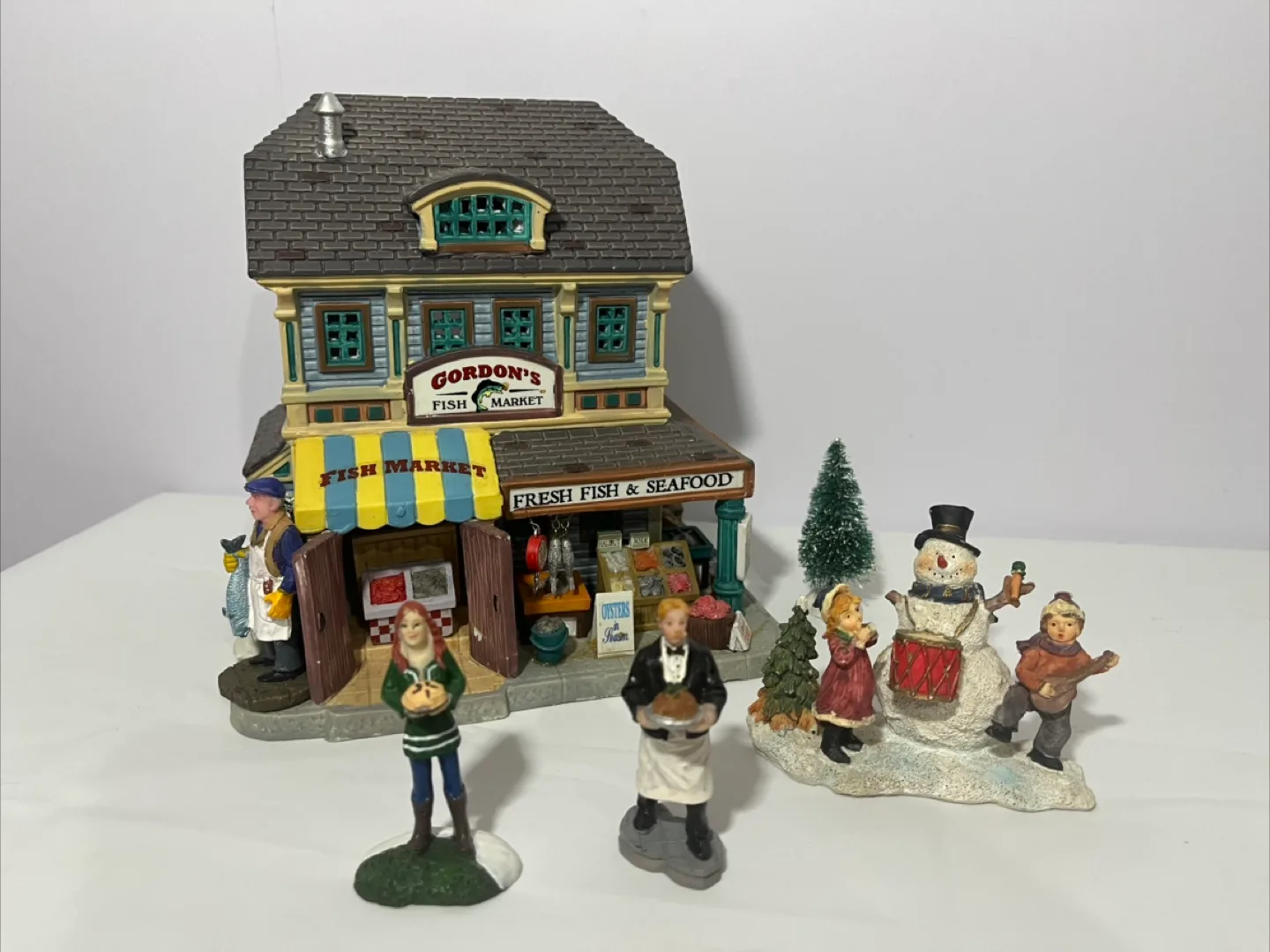 Gordon's Fish Market Christmas Village Figurine image indicator(3)