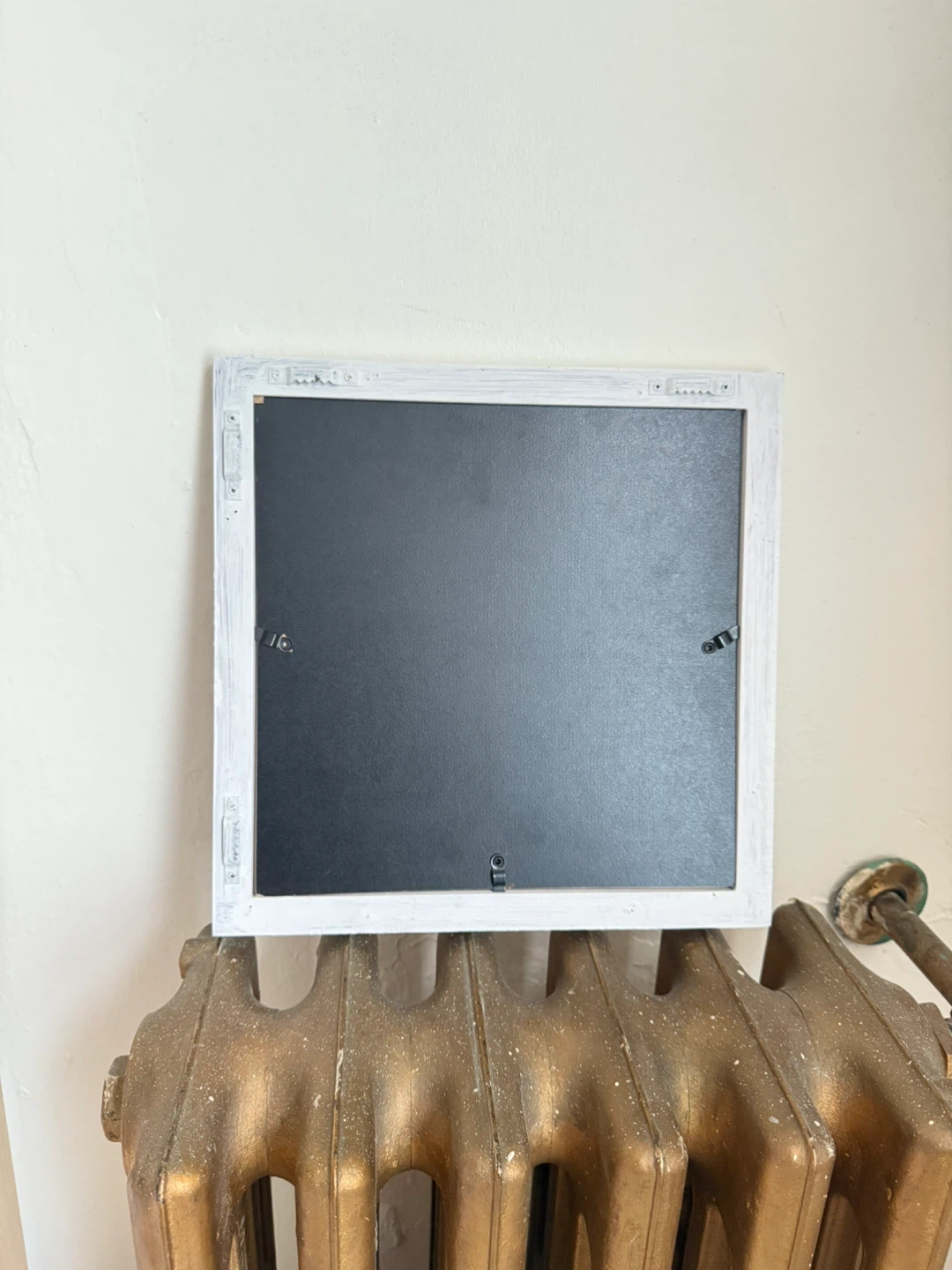 Medium square wood frame - repainted - photo 4