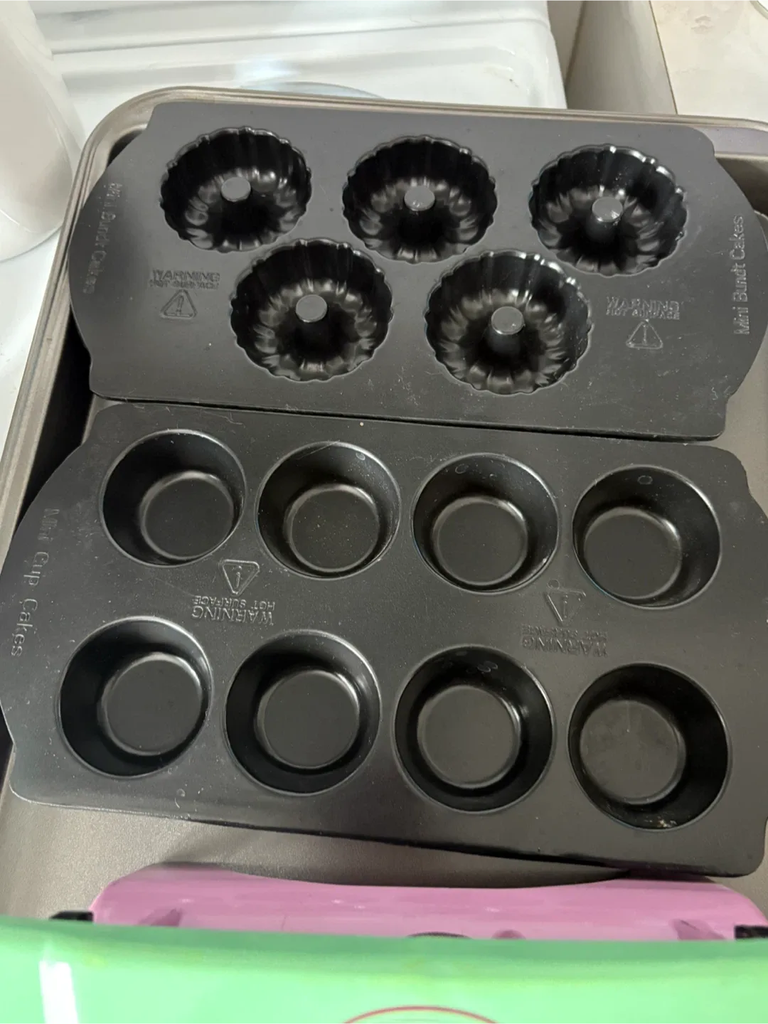 Nostalgia Bakery Bites Express Mini Cake Maker image indicator(2)