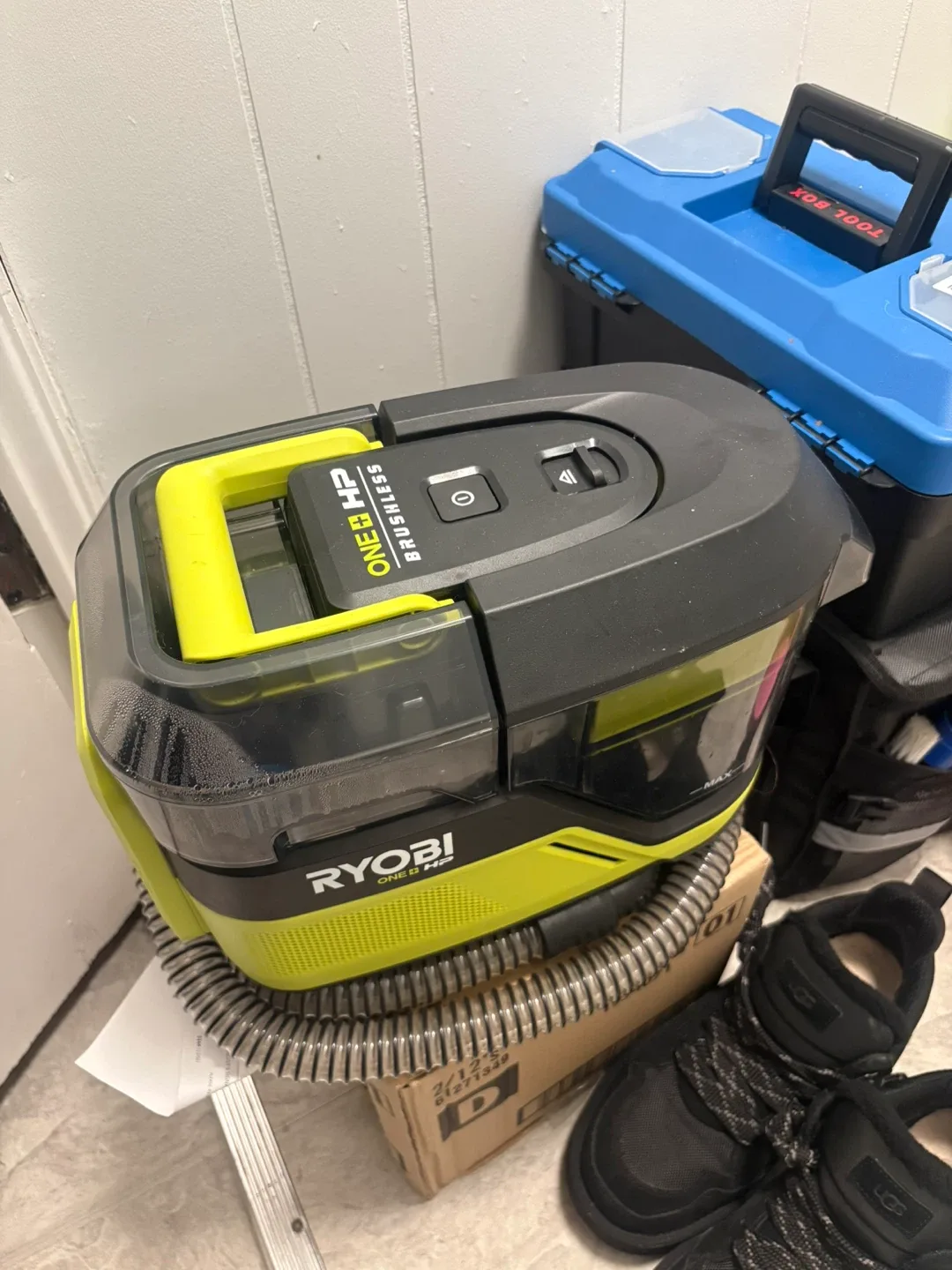 Ryobi 18V ONE+ HP Cordless SwiftClean Carpet Cleaner Vaccum