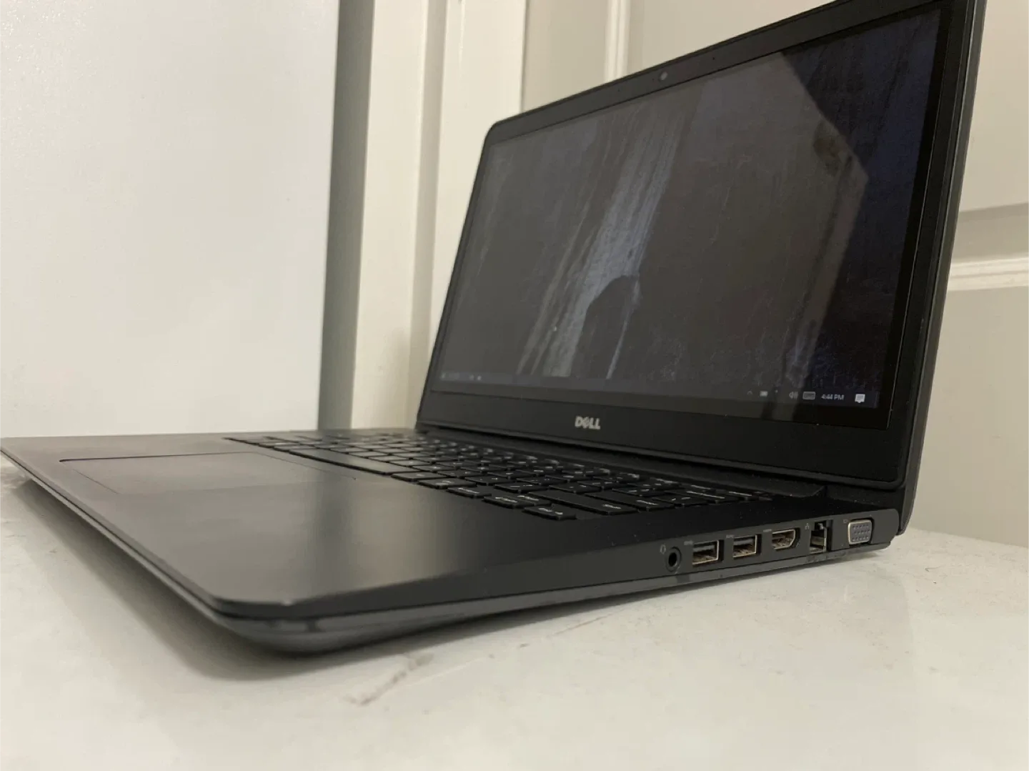 Dell Latitude 3450 Laptop image indicator(9)