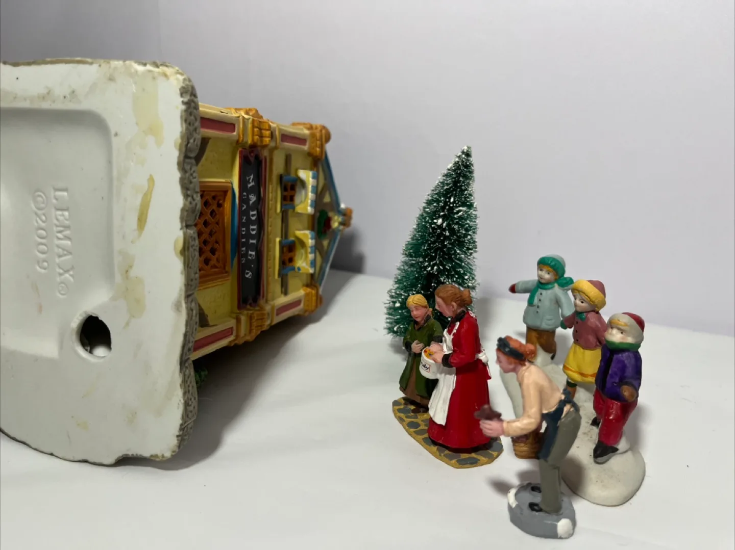 Maddie's Candies Christmas Village Collection image indicator(4)