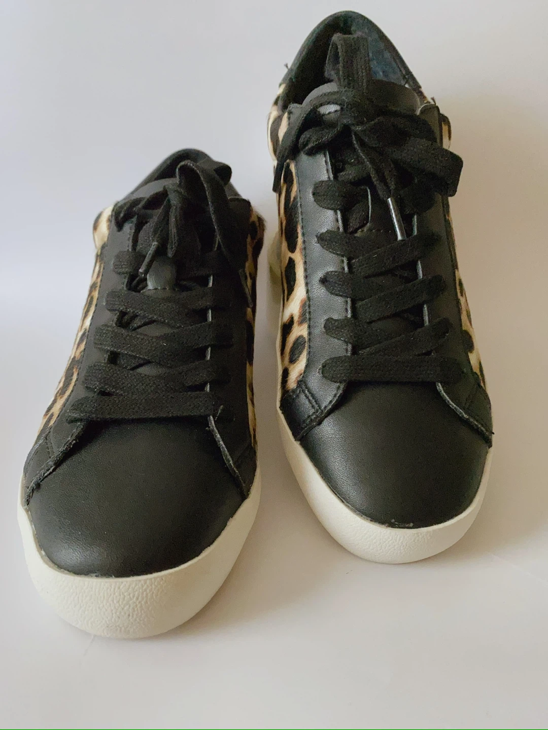 BRAND NEW! Low top Animal Print sneakers - Size 5 - photo 4