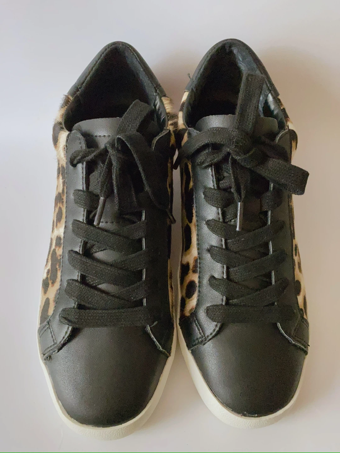 BRAND NEW! Low top Animal Print sneakers - Size 5 - photo 2