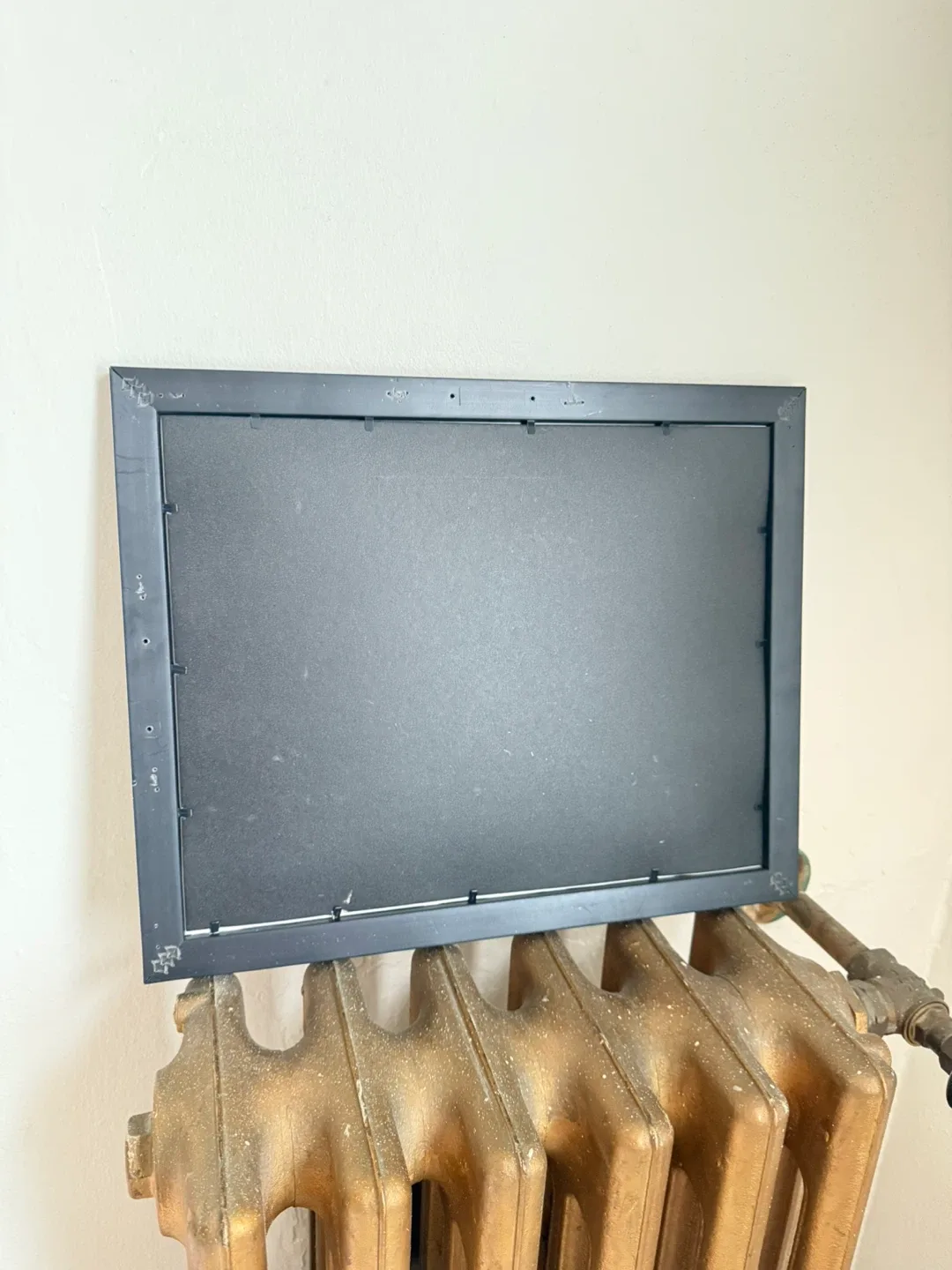 Black photo frame w/ black-edged matte image indicator(4)