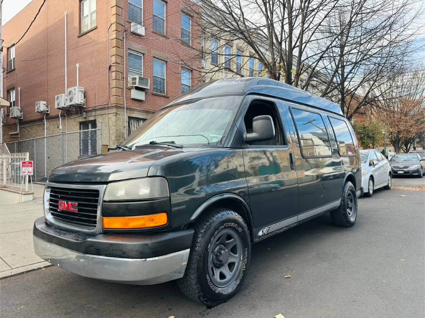 2003 GMC Savana Conversion Van