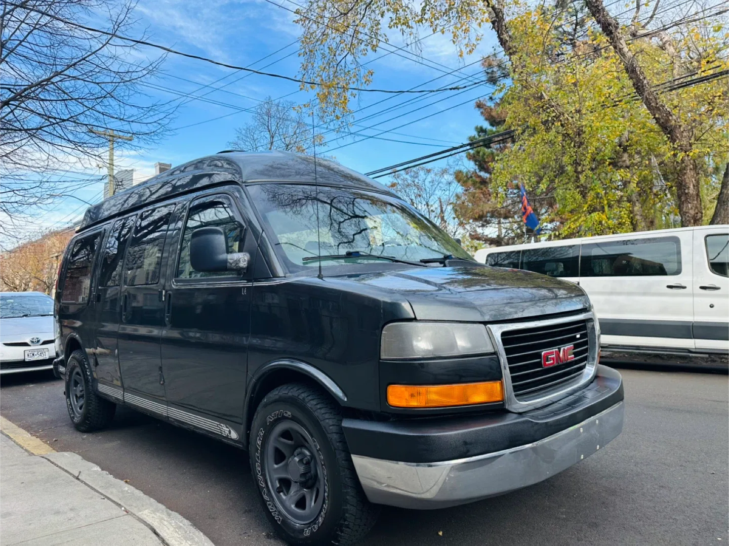 2003 GMC Savana Conversion Van image indicator(2)