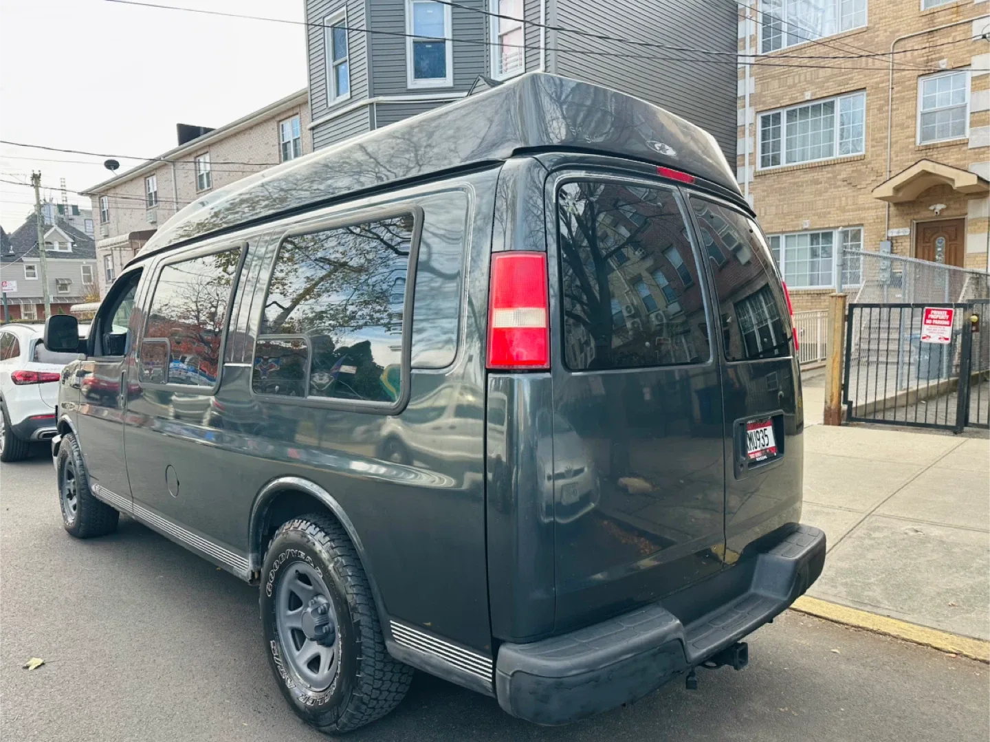 2003 GMC Savana Conversion Van image indicator(5)