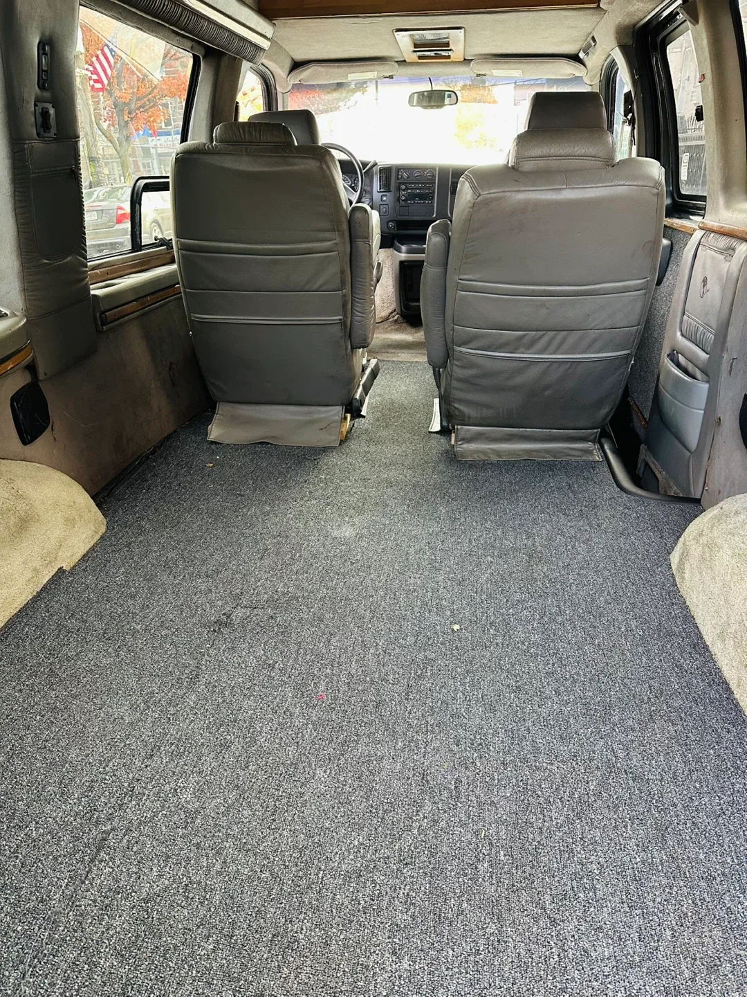 2003 GMC Savana Conversion Van image indicator(10)