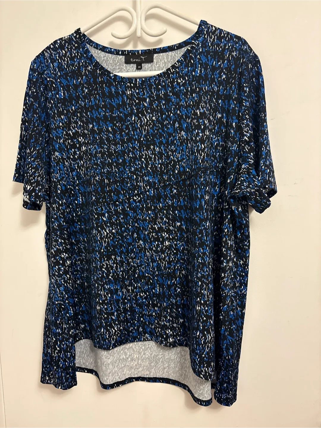 toni T. Blue/Black Patterned Top - Size 3X