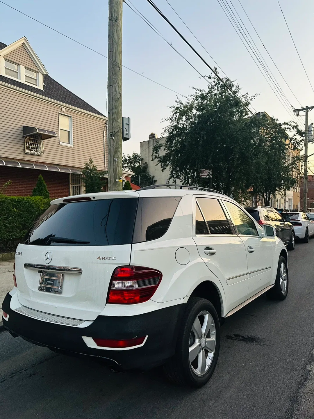 2011 Mercedes-Benz ML350 4MATIC White SUV image indicator(3)
