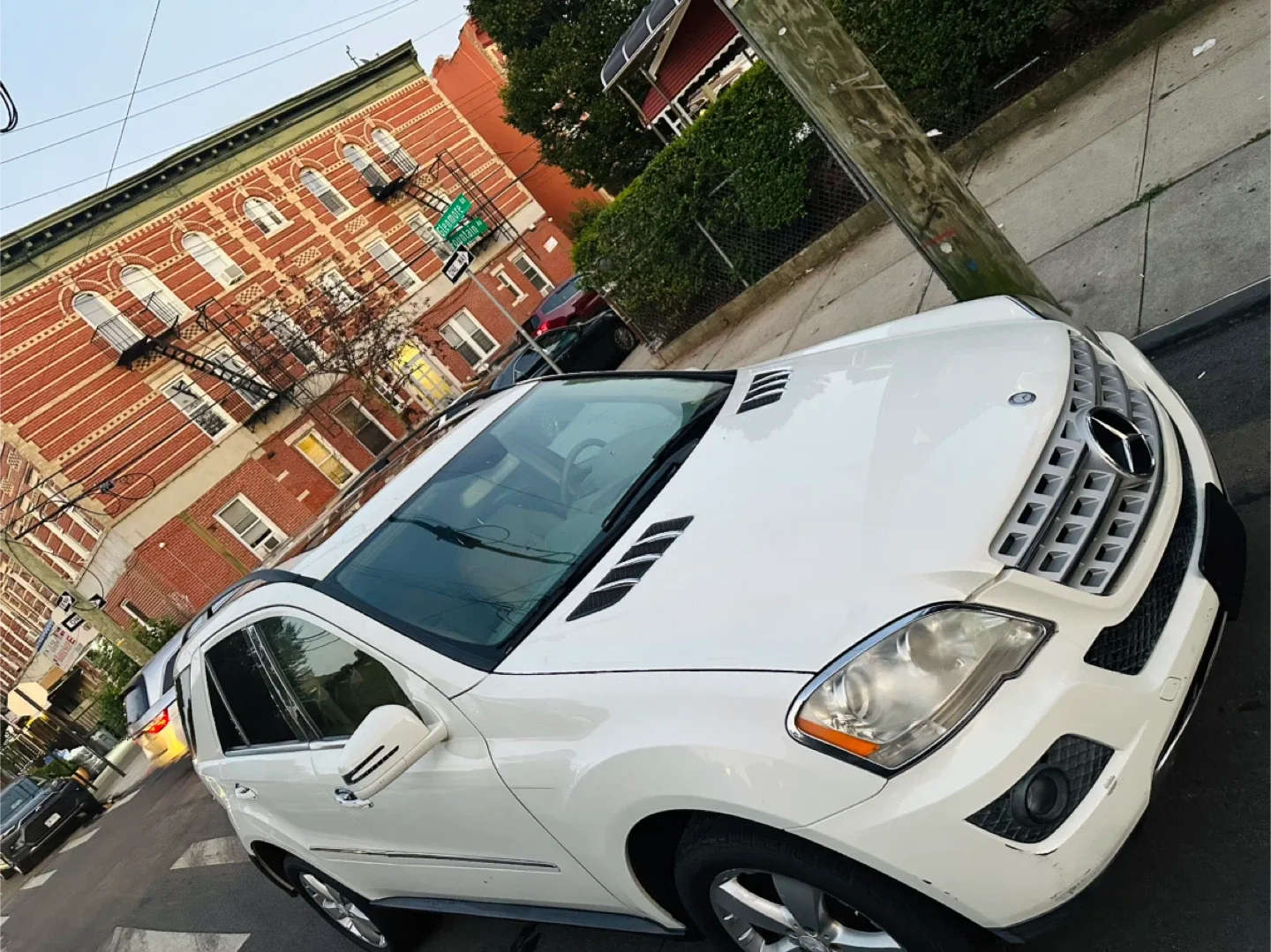 2011 Mercedes-Benz ML350 4MATIC White SUV image indicator(5)