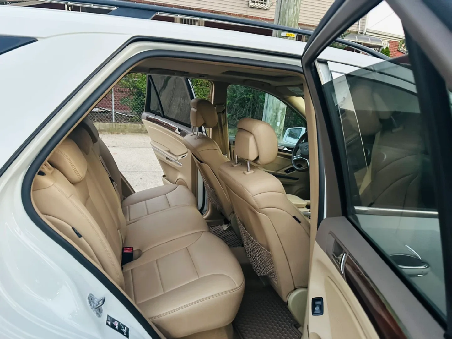 2011 Mercedes-Benz ML350 4MATIC White SUV image indicator(10)