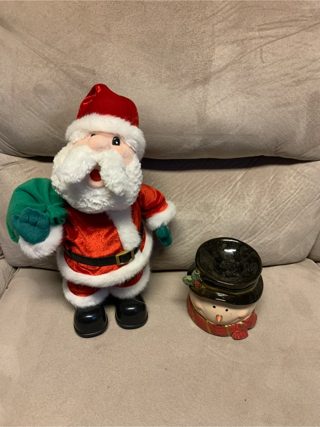 Christmas Decor - Wreath, Tree, Candle, Snowmen