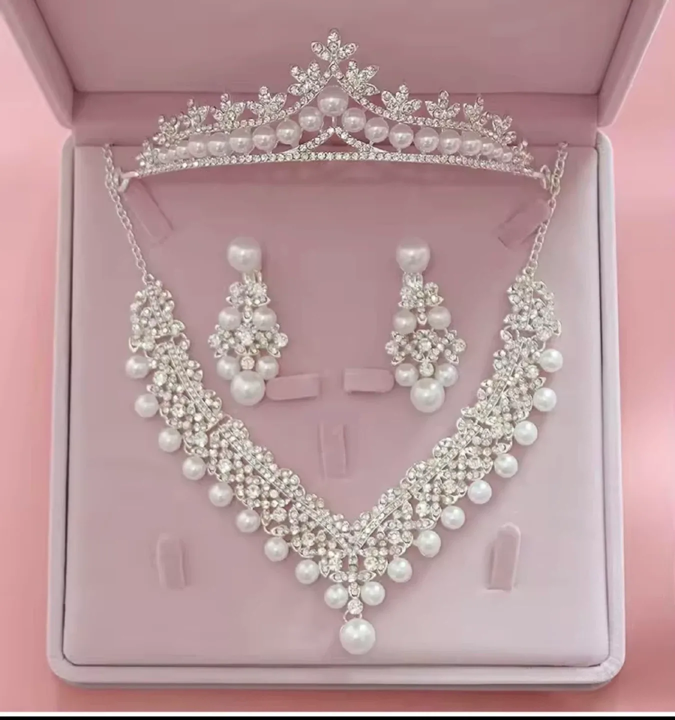 Pearl & Rhinestone Jewellery Set Brand New