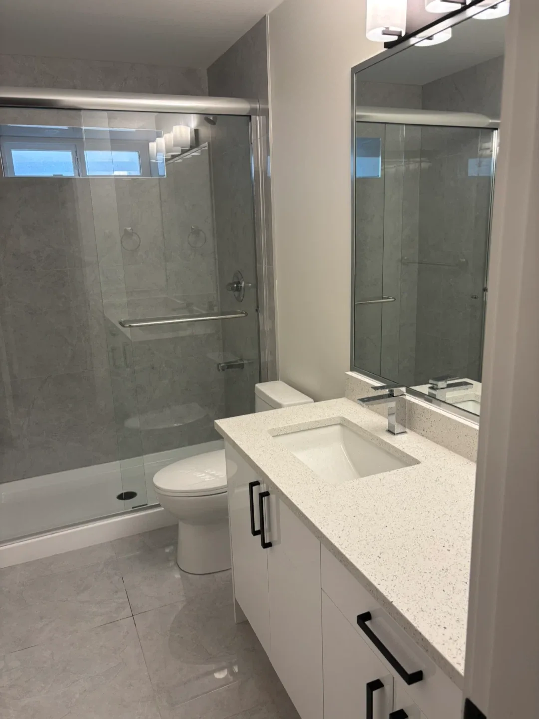 Huge 2 bed 1 bathroom basement for rent image indicator(2)