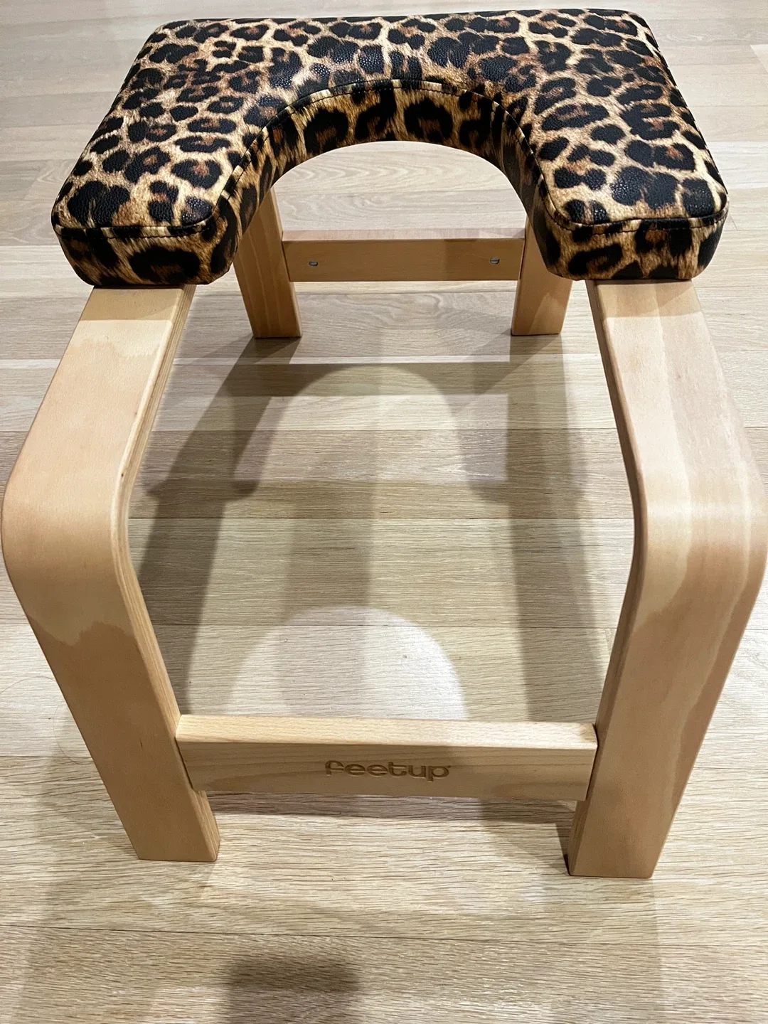 FeetUp Trainer with Leopard Print Cushion image indicator(3)
