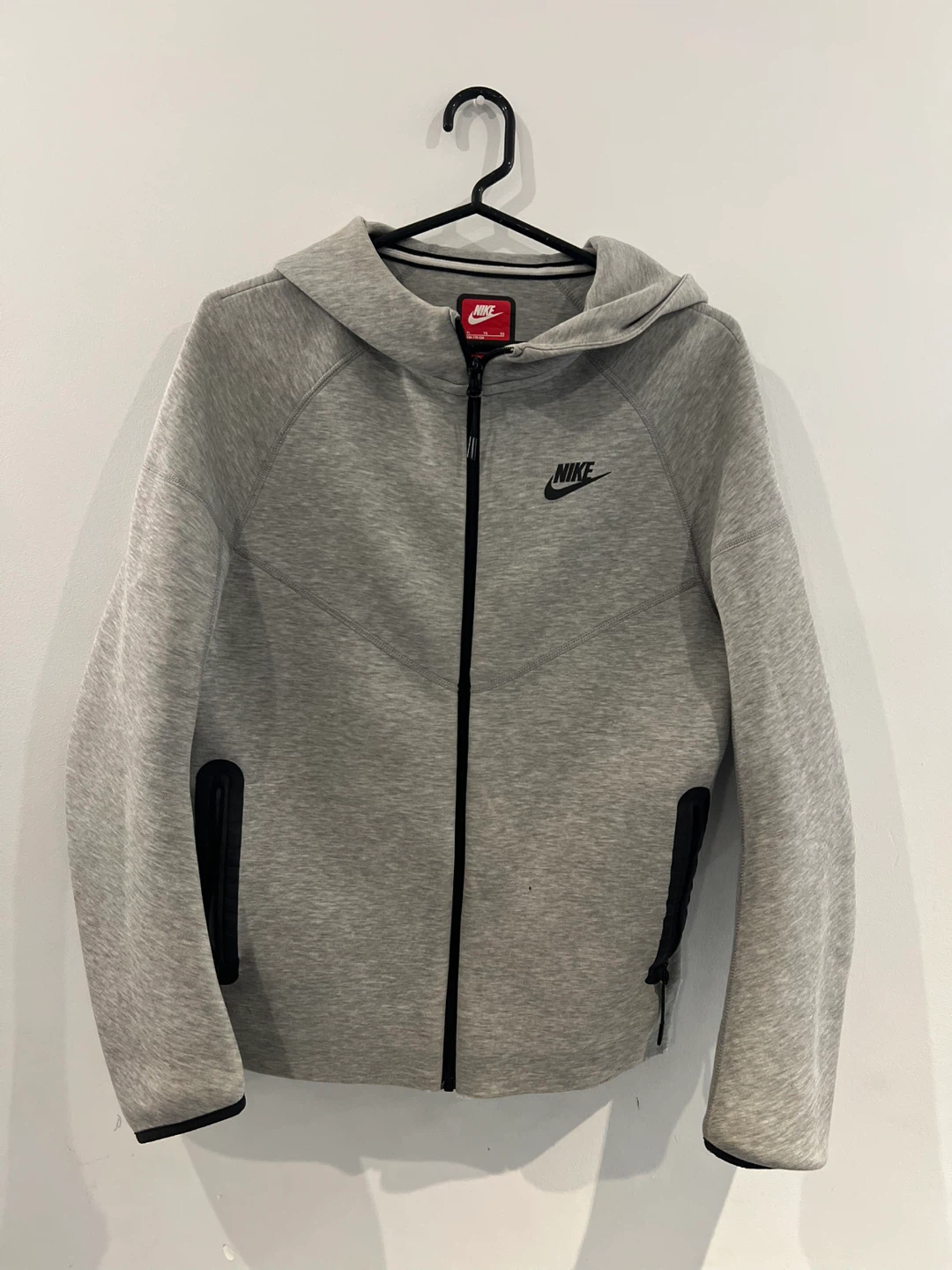 Nike Tech Fleece Hoodie - youth XL