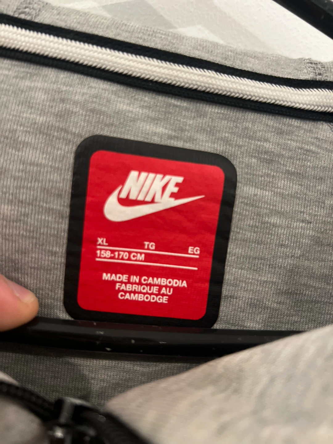 Nike Tech Fleece Hoodie - youth XL - photo 2
