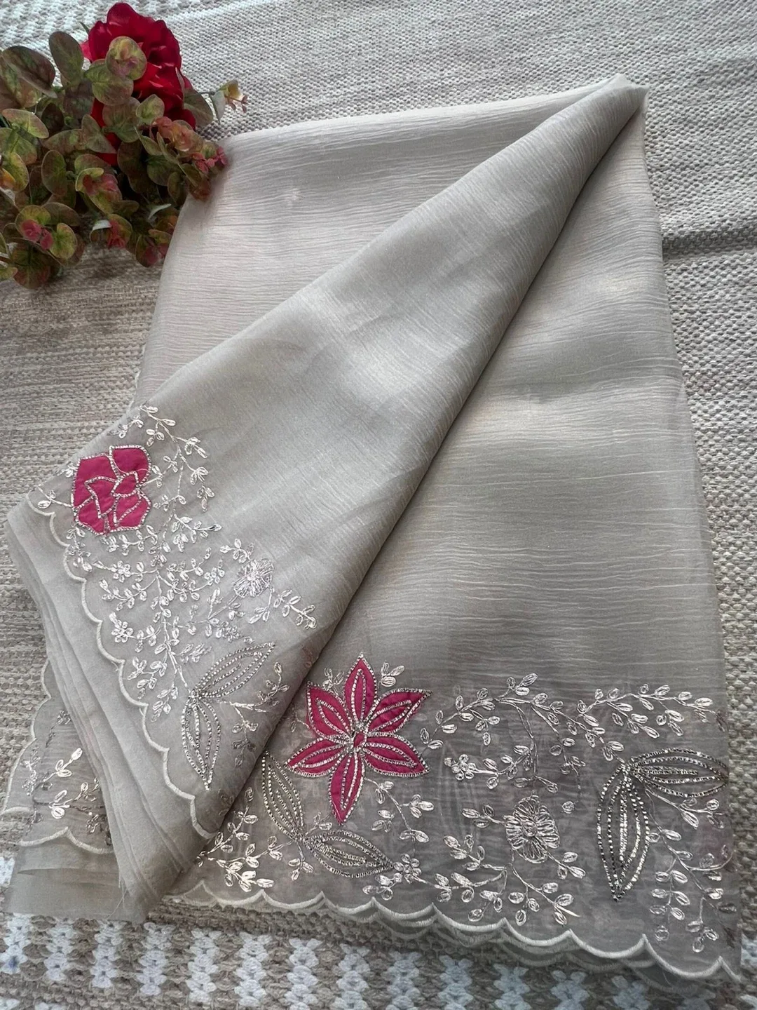 Sarees image indicator(6)