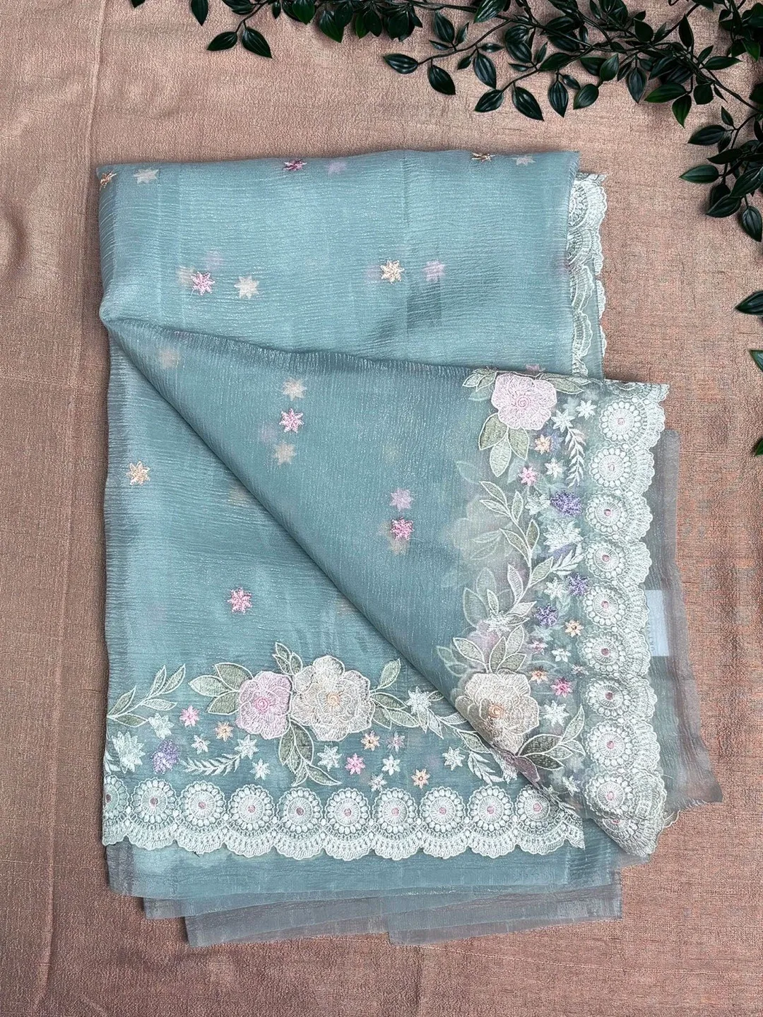 Sarees image indicator(5)