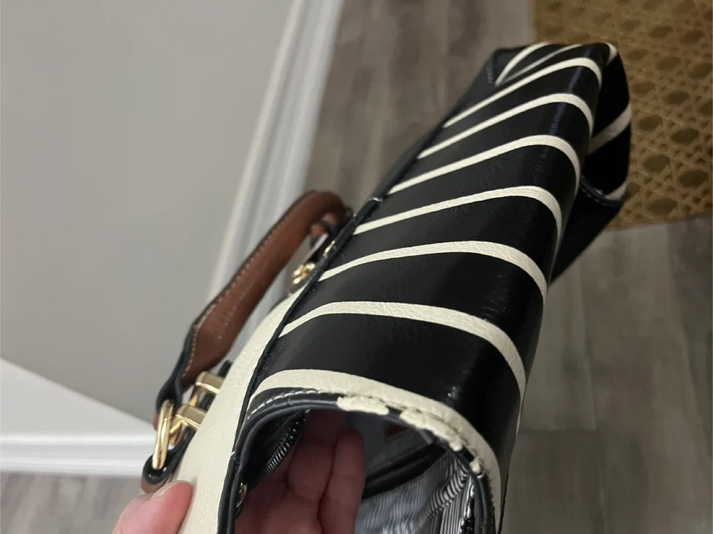 Striped Tote Bag - Black, White, Brown image indicator(3)