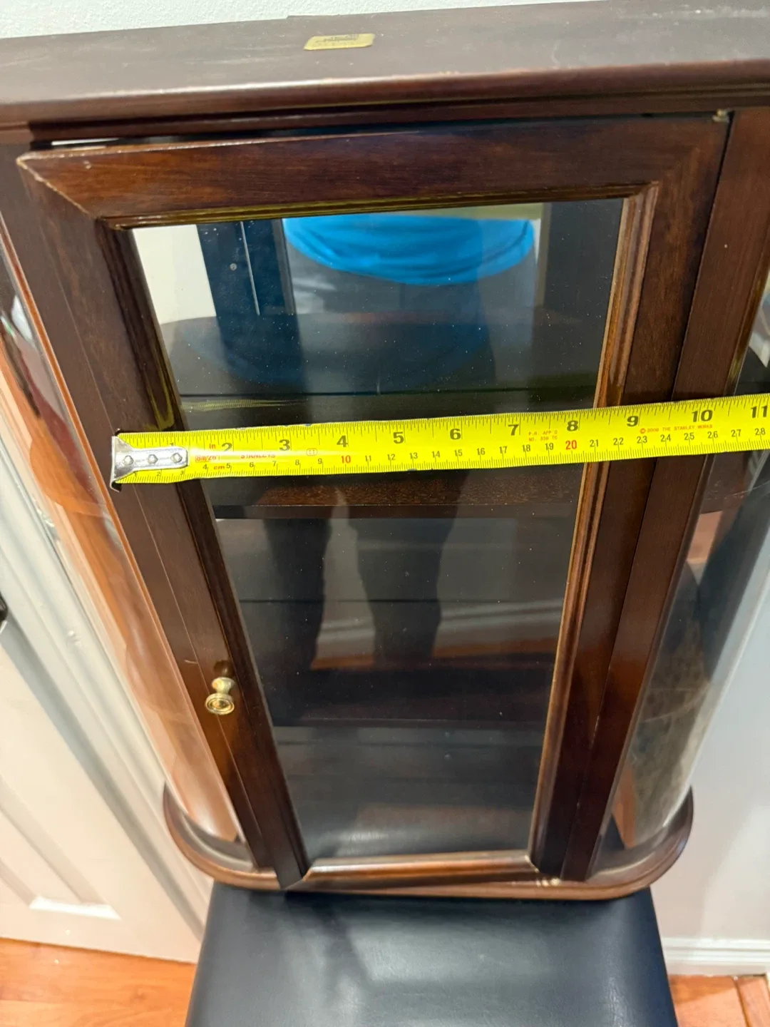 The Bombay Company Curio Cabinet image indicator(6)