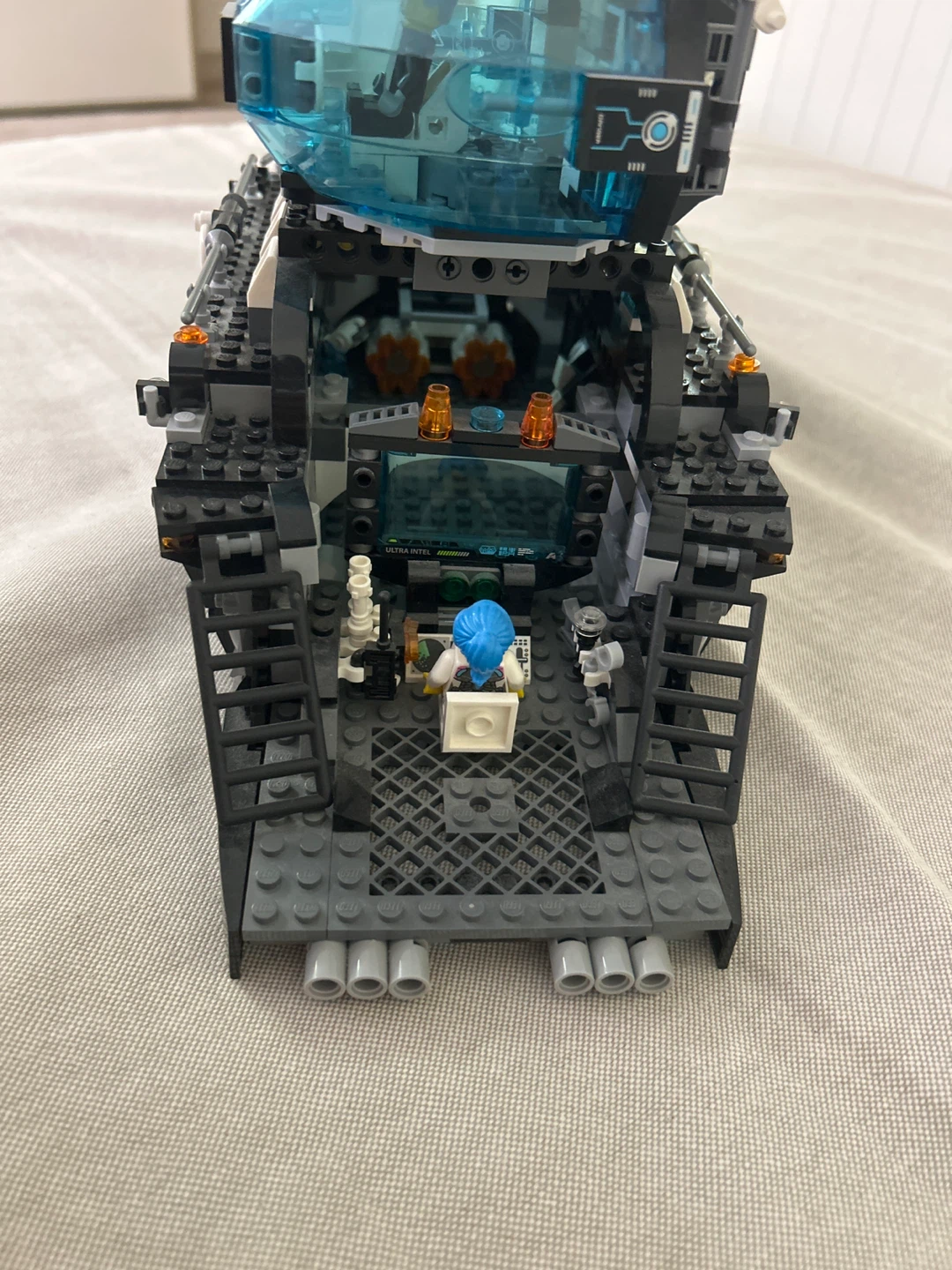 LEGO Ultra Agents Ocean HQ 70169 - photo 5