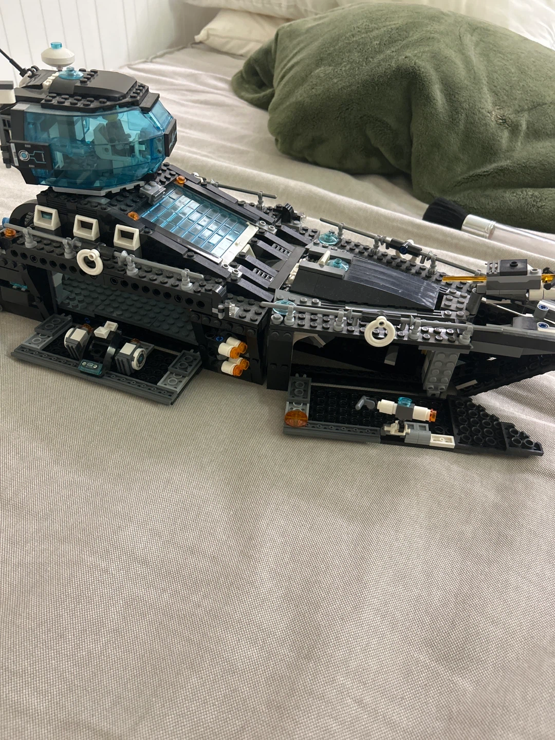 LEGO Ultra Agents Ocean HQ 70169 - photo 3