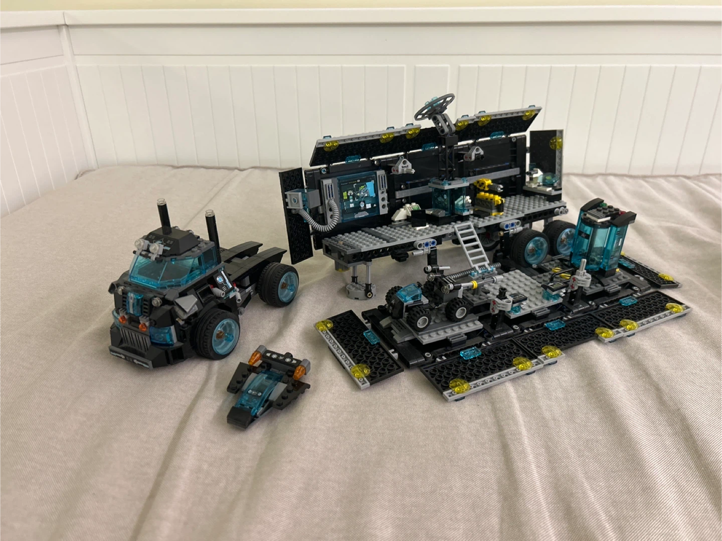 Lego Ultra Agents Mission HQ - photo 2
