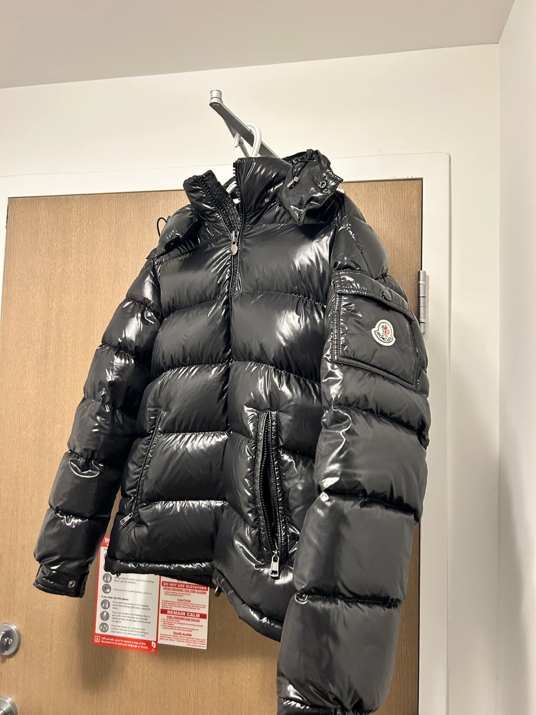 Moncler Black Puffer Jacket - photo 2
