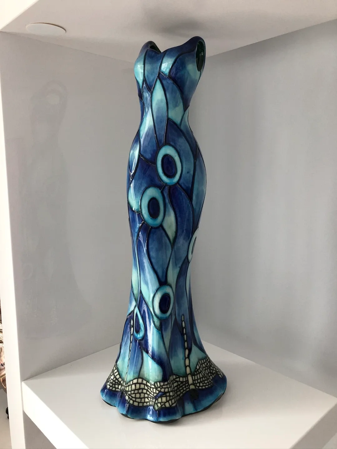 Stunning Blue Dress-Shaped Ceramic Vase image indicator(6)