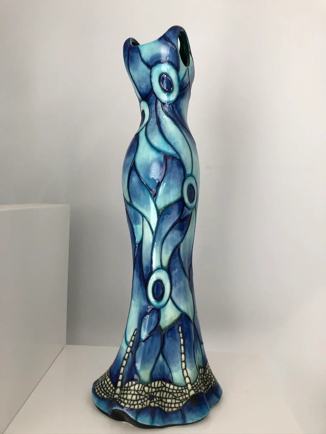 Stunning Blue Dress-Shaped Ceramic Vase image indicator(4)