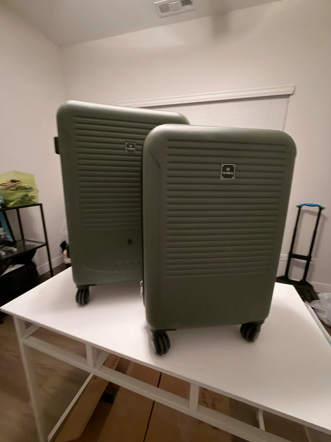 TAG Green Hardside Luggage Set - photo 2