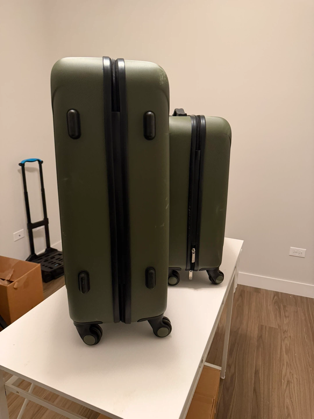 TAG Green Hardside Luggage Set - photo 3