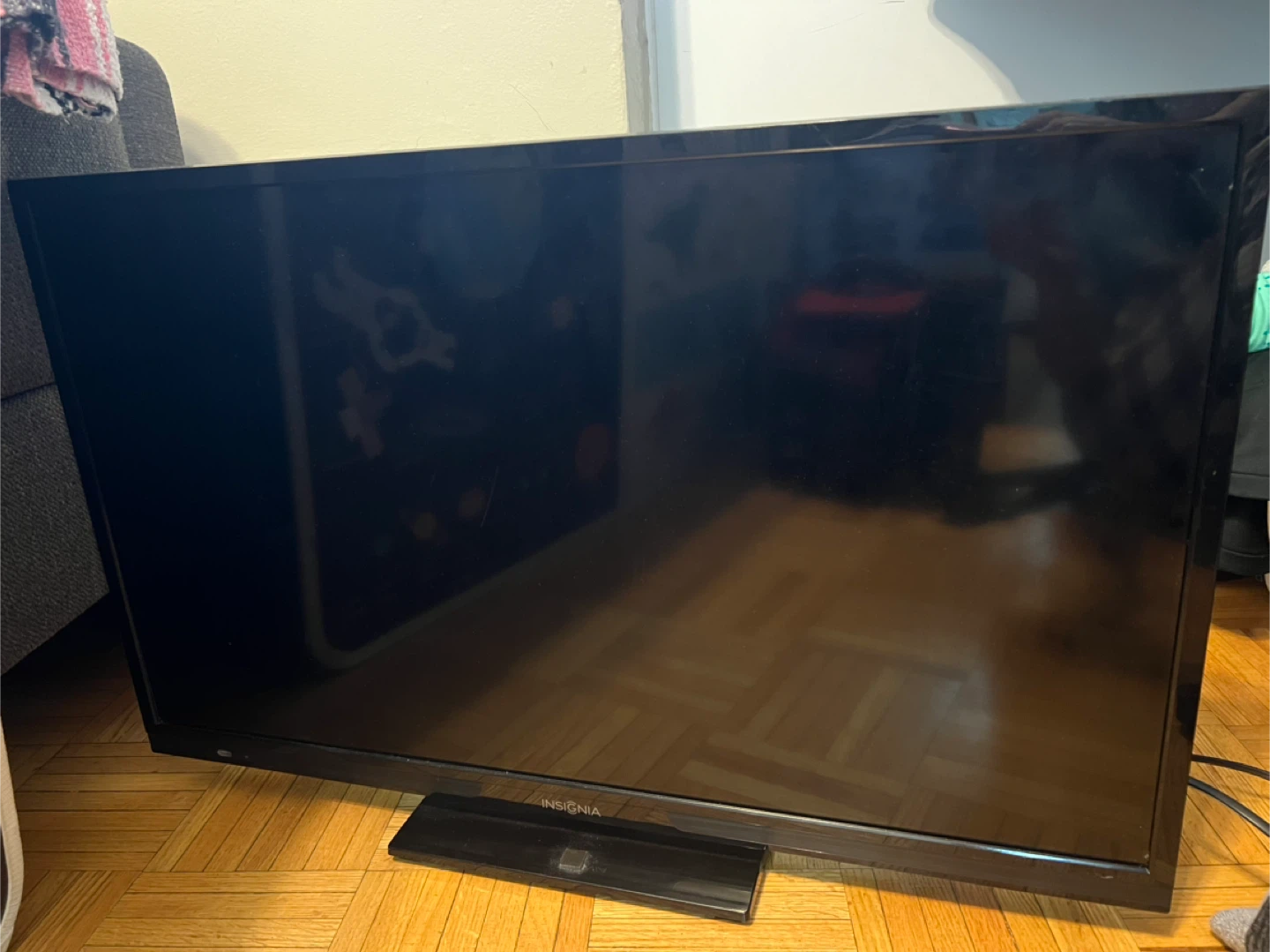 Insignia 32" LED TV NS-32D310NA15