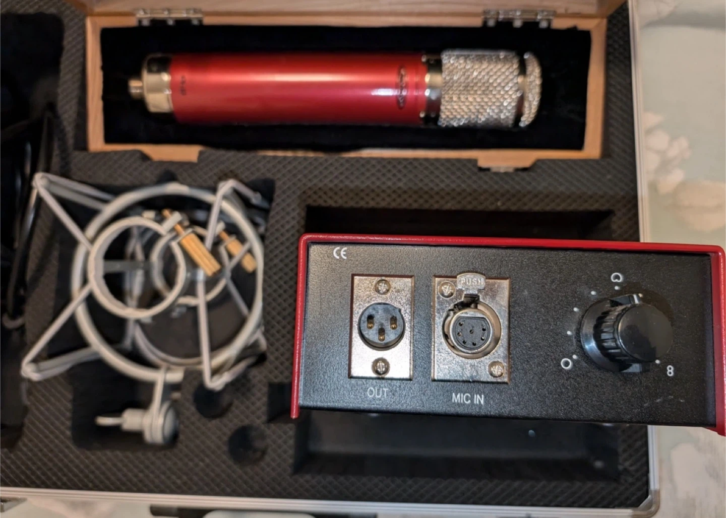 Avantone CV-12 Multi-Pattern Large Diaphragm Tube Microphone - photo 4